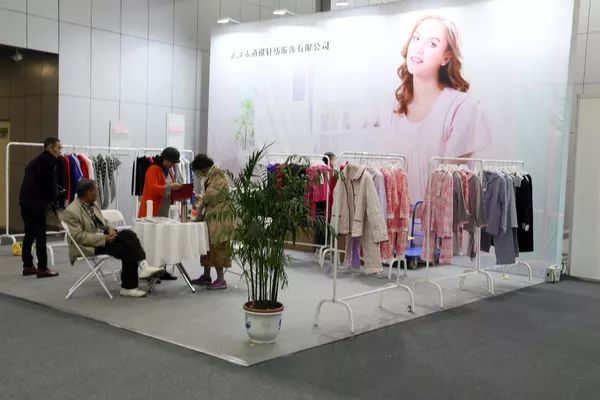 產(chǎn)業(yè)新機(jī)遇，時(shí)尚新未來——2019武漢國際紡織面料及輔料展覽會盛大開幕